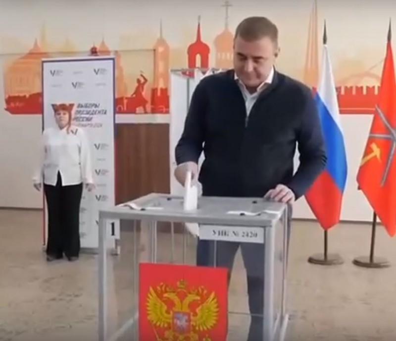 Алексей Дюмин проголосовал на выборах Президента России