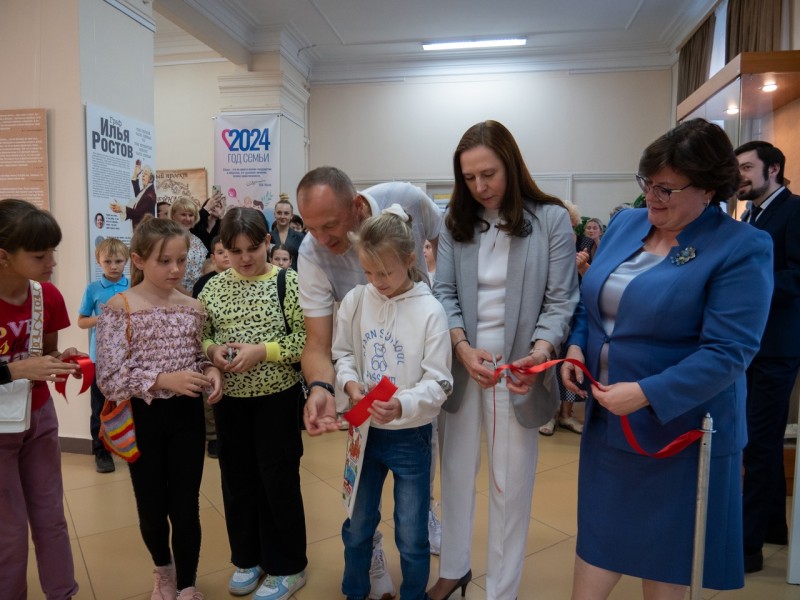 В Узловском художественно-краеведческом музее открылась уникальная выставка!